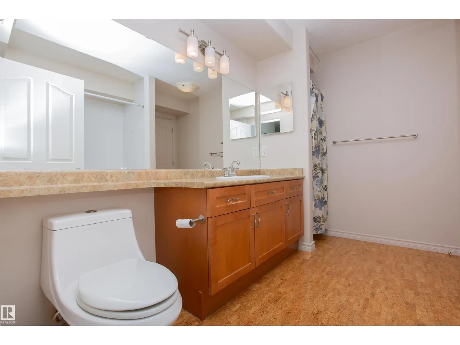 #325 7510 89 ST NW