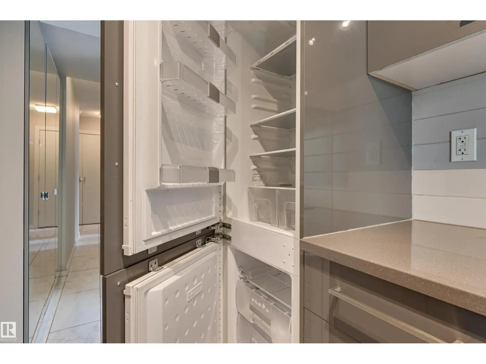 #104 10140 115 ST NW