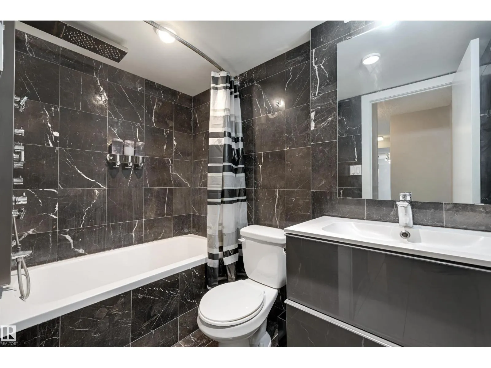 #104 10140 115 ST NW