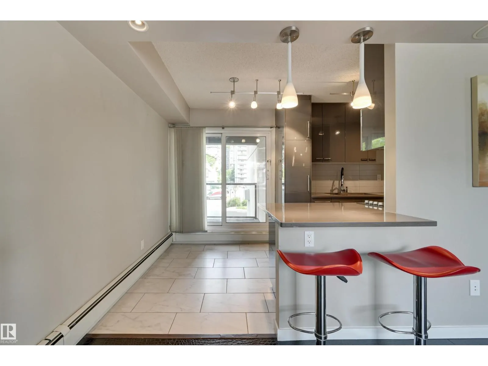 #104 10140 115 ST NW
