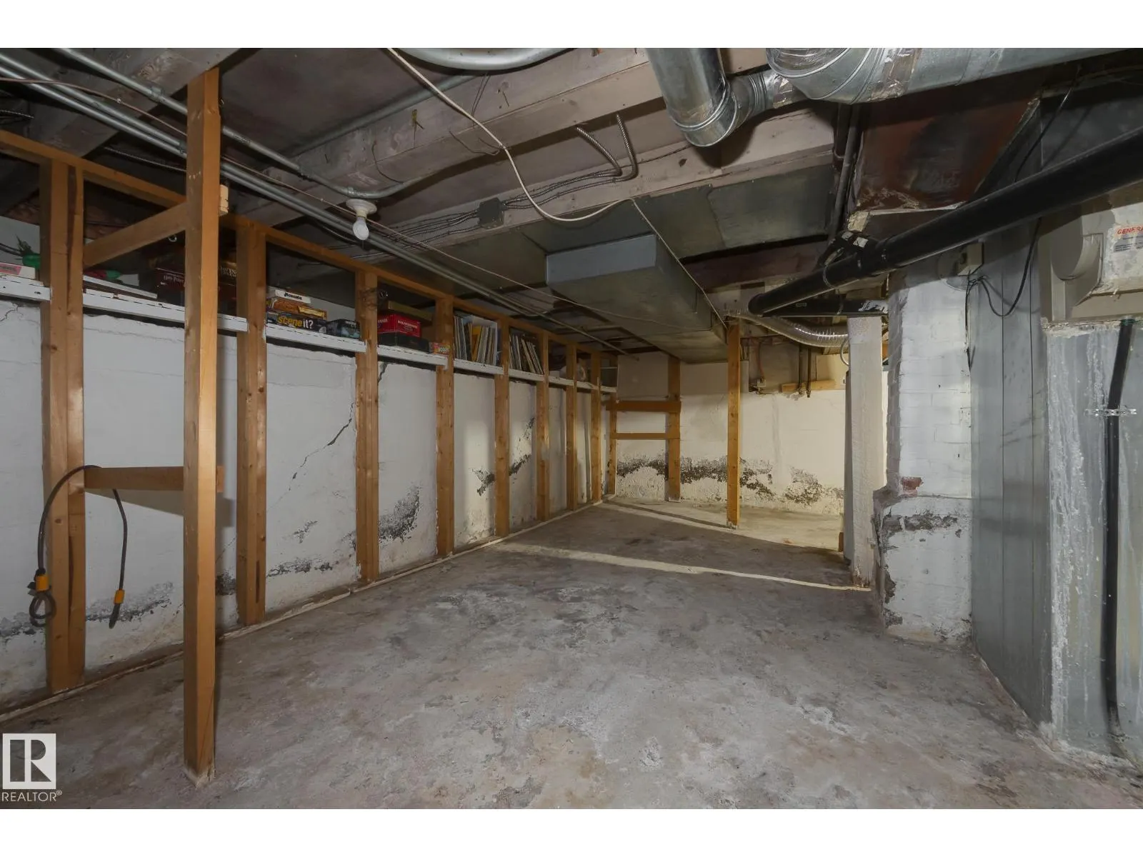 12909 121 ST NW