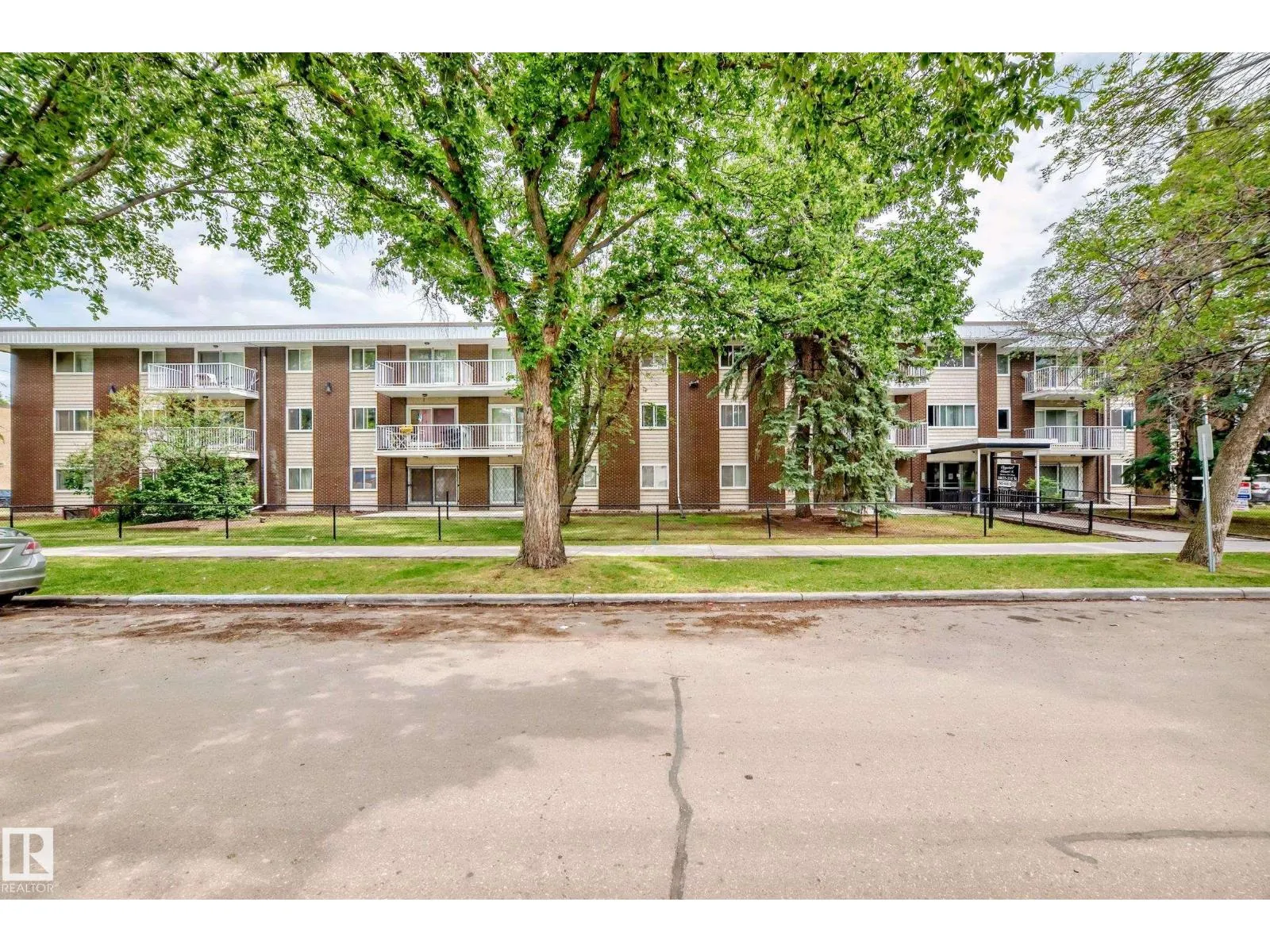 #111 10835 114 ST NW
