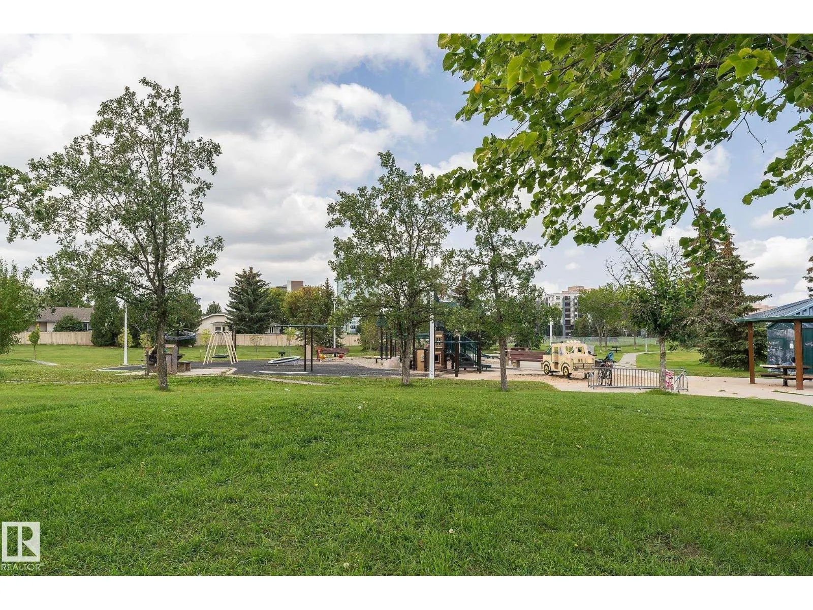 10444 26 AV NW