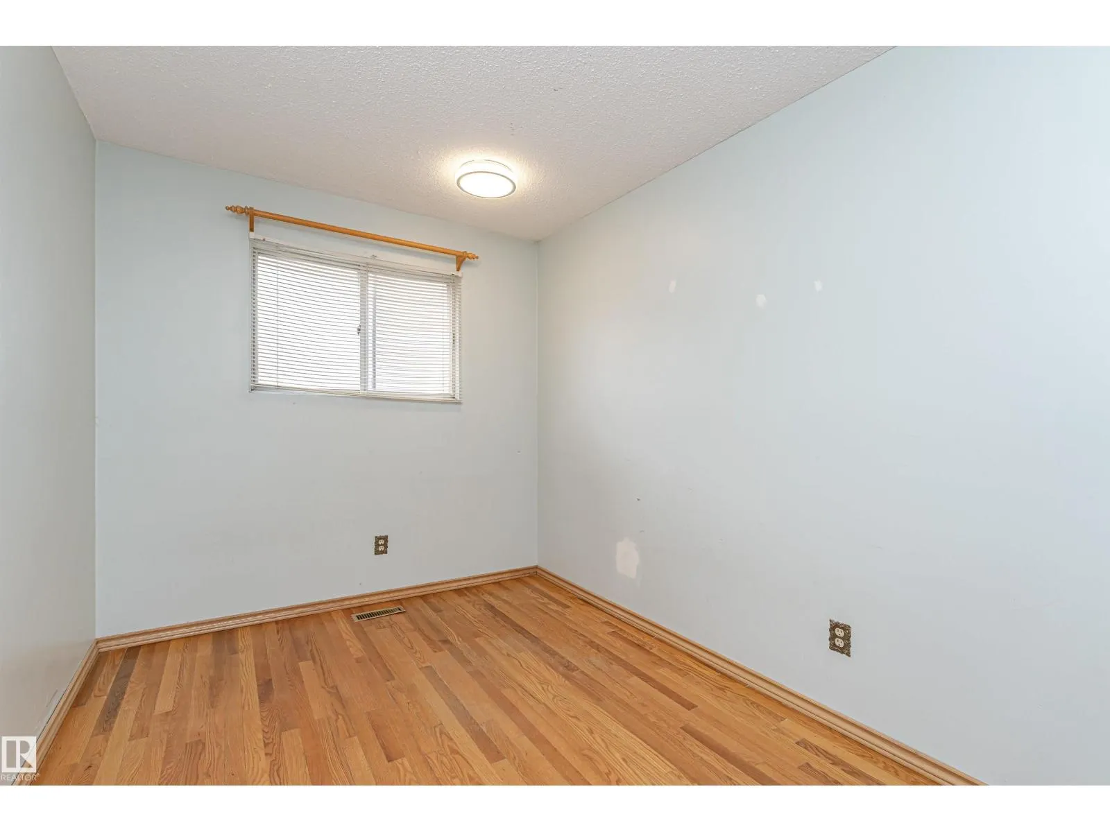 10444 26 AV NW