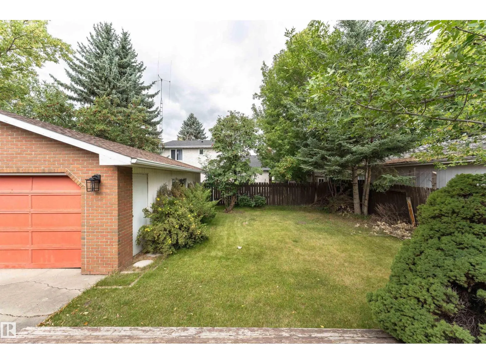 10444 26 AV NW