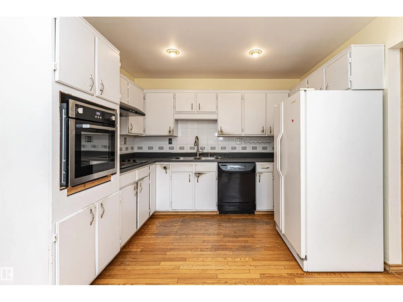 10444 26 AV NW