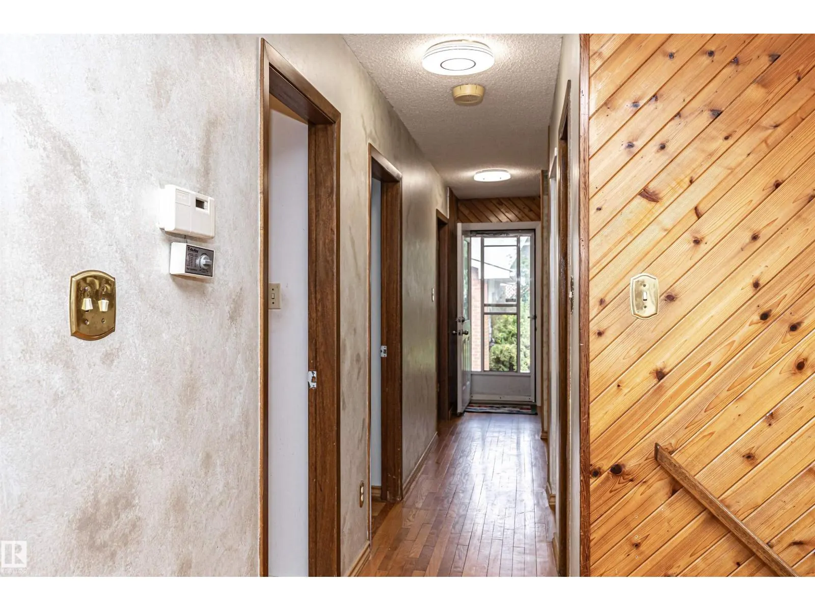 10444 26 AV NW