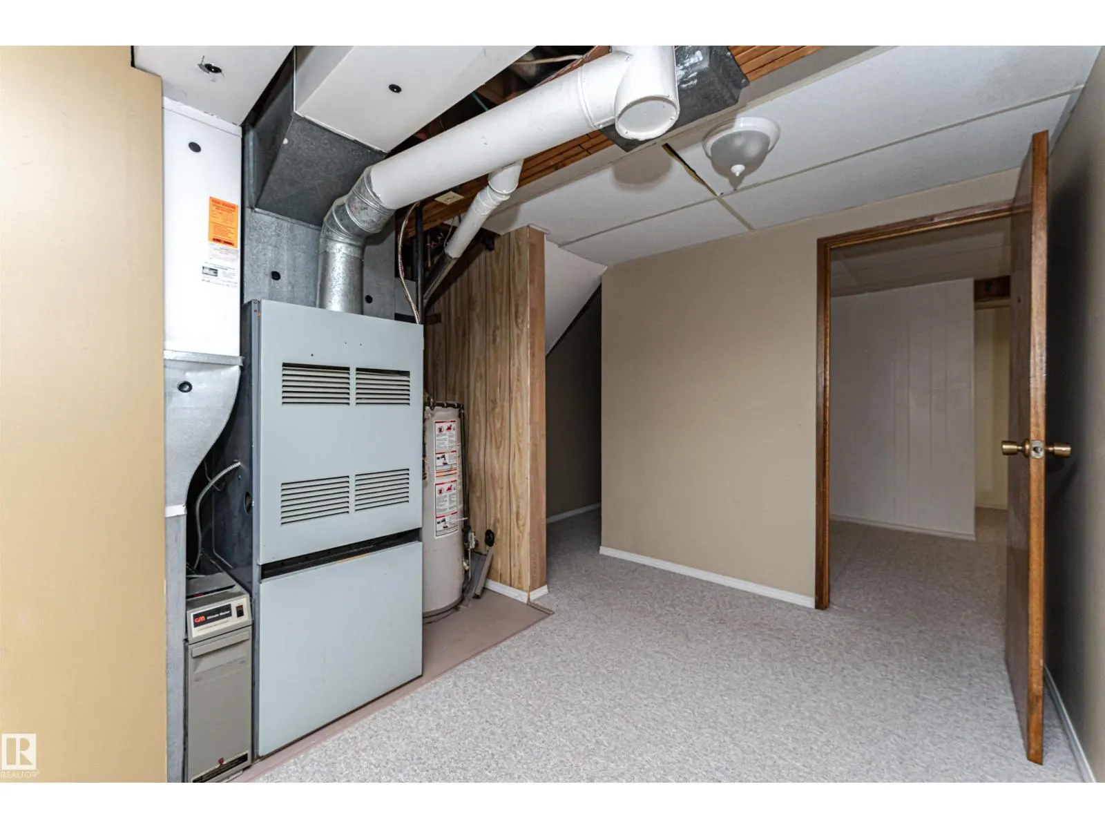 10444 26 AV NW