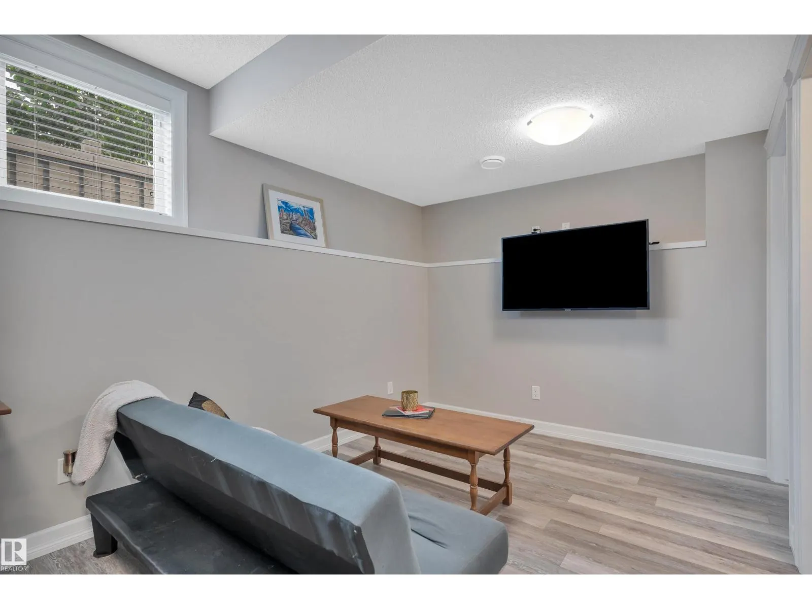 8171 226 ST NW