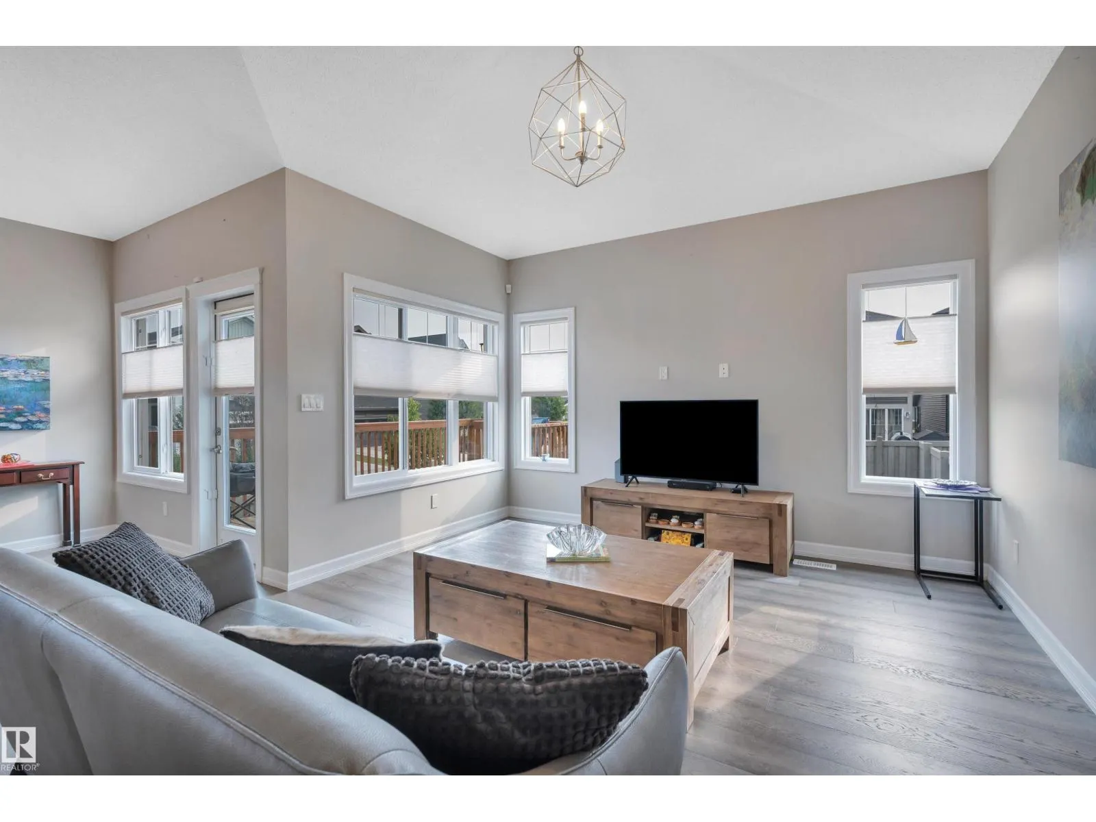 8171 226 ST NW