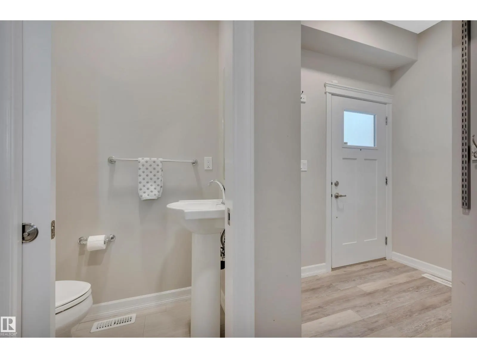 8171 226 ST NW