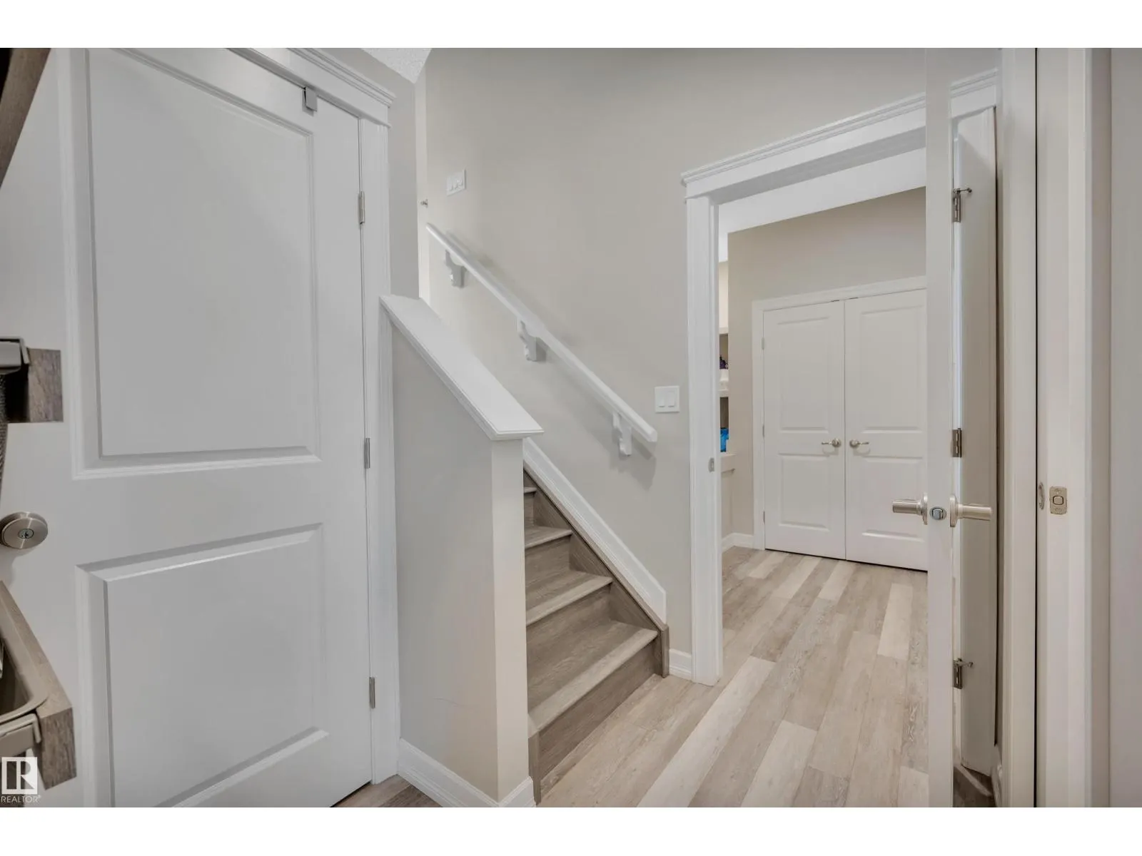 8171 226 ST NW