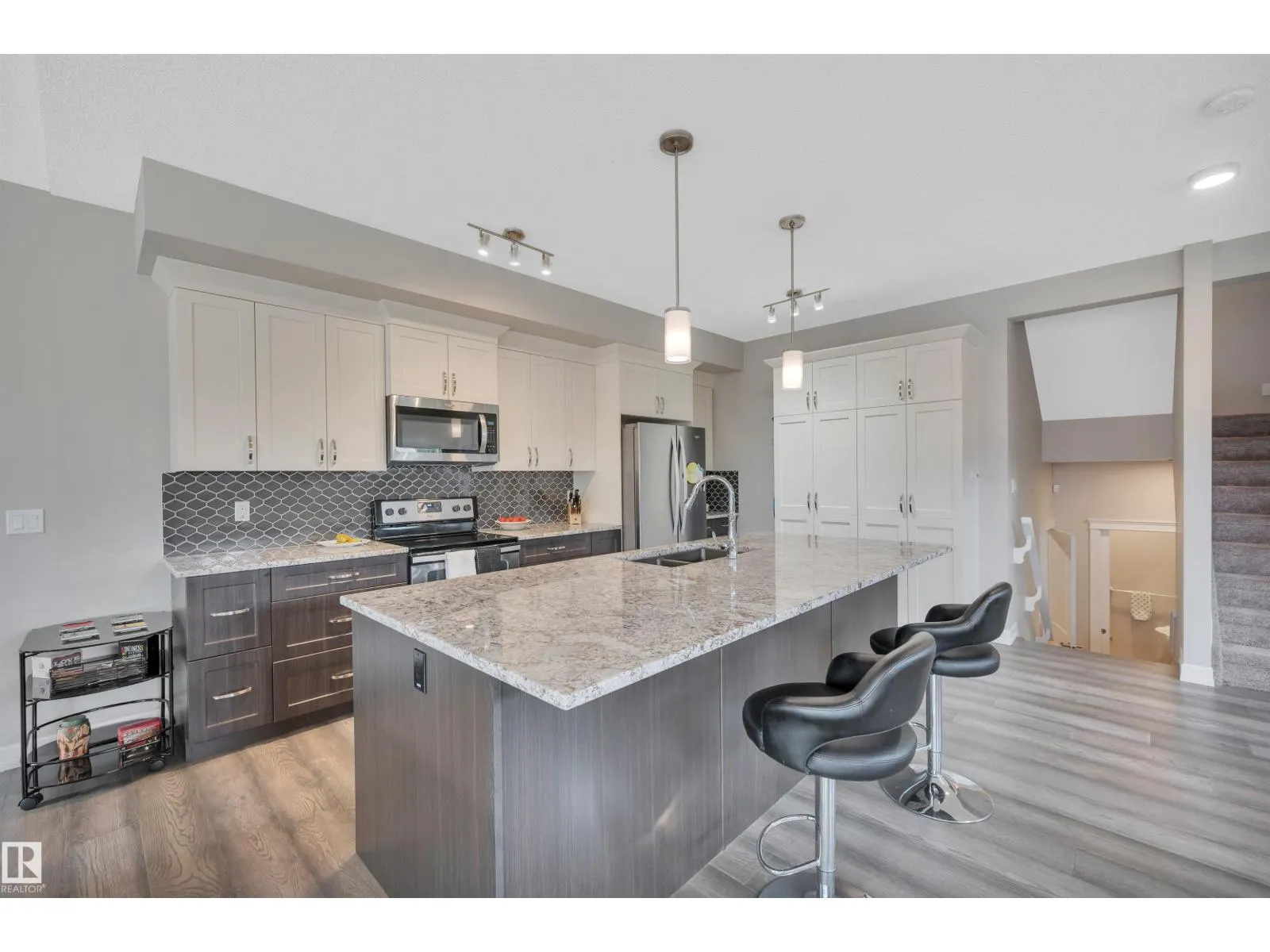8171 226 ST NW