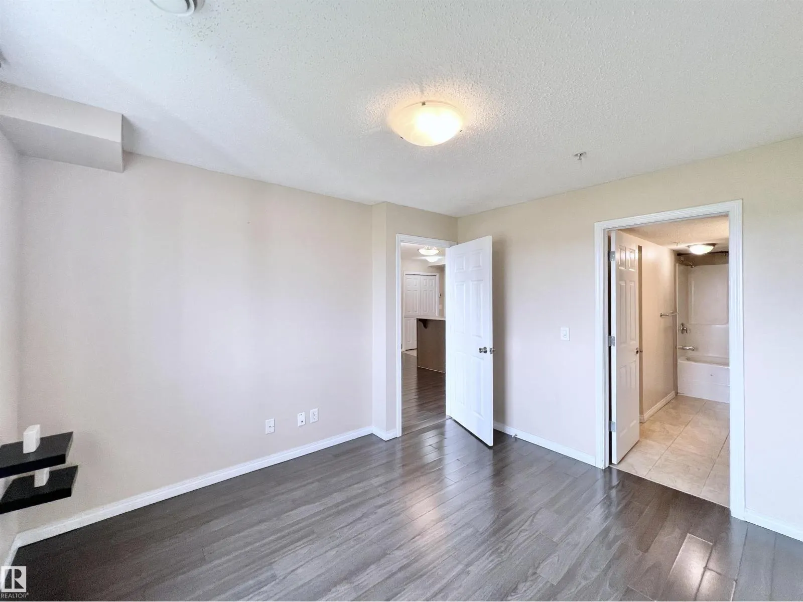 #311 6925 199 ST NW