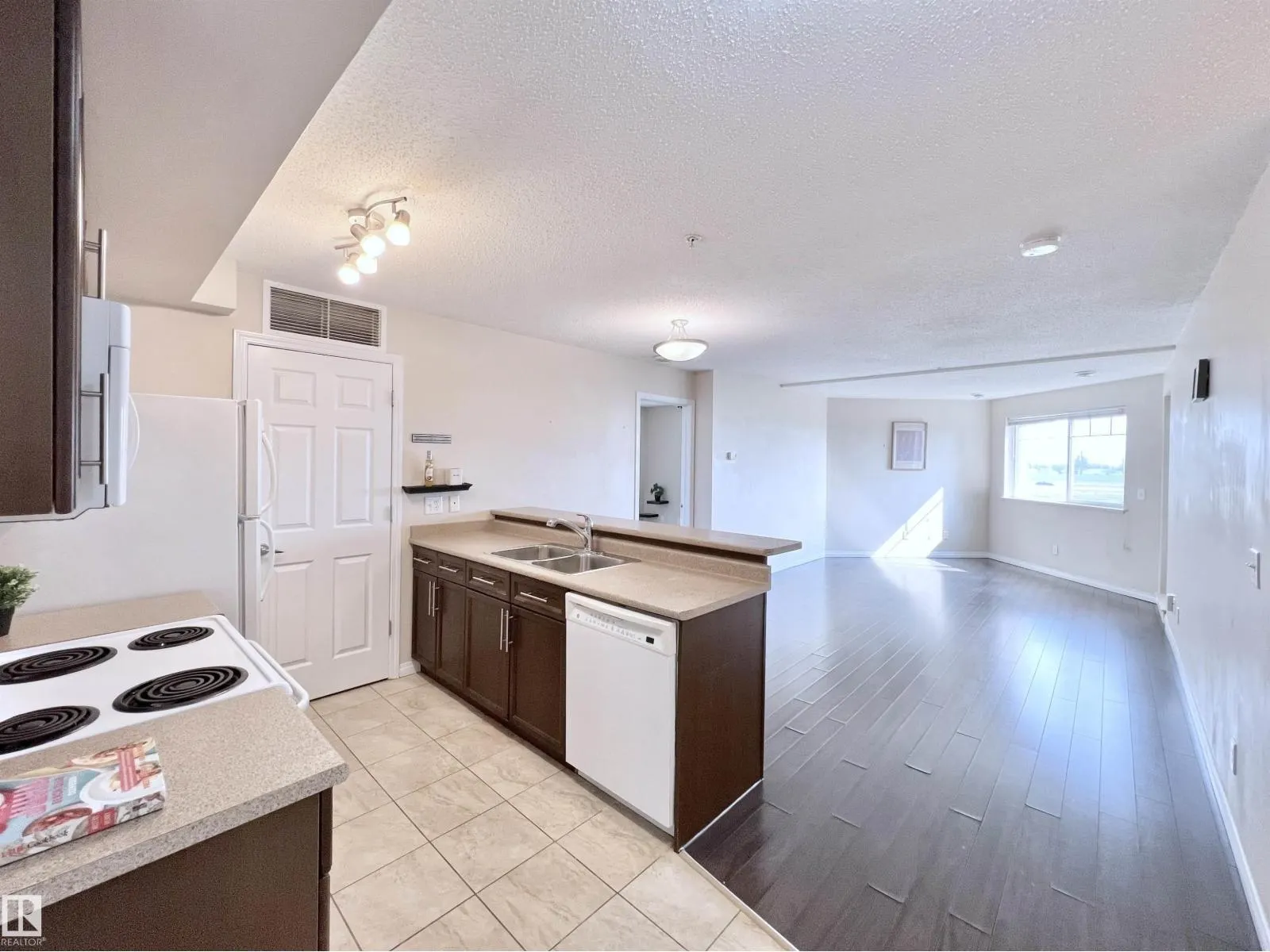 #311 6925 199 ST NW
