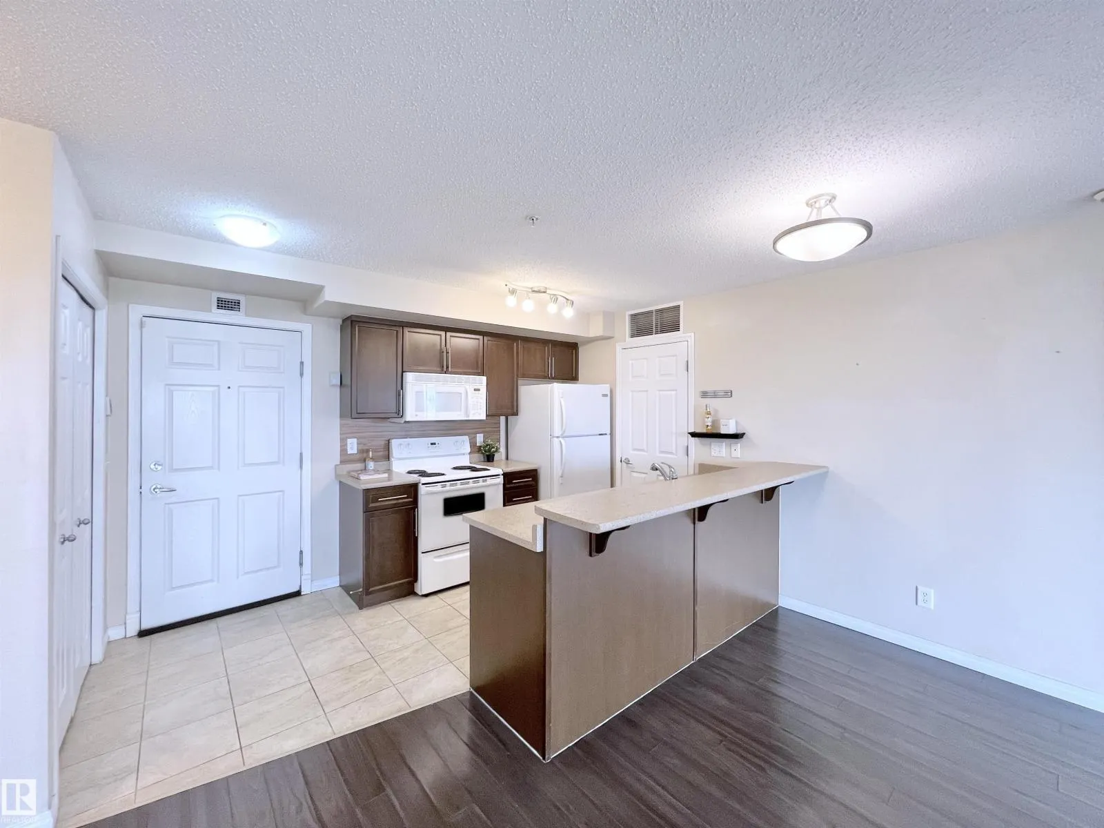 #311 6925 199 ST NW