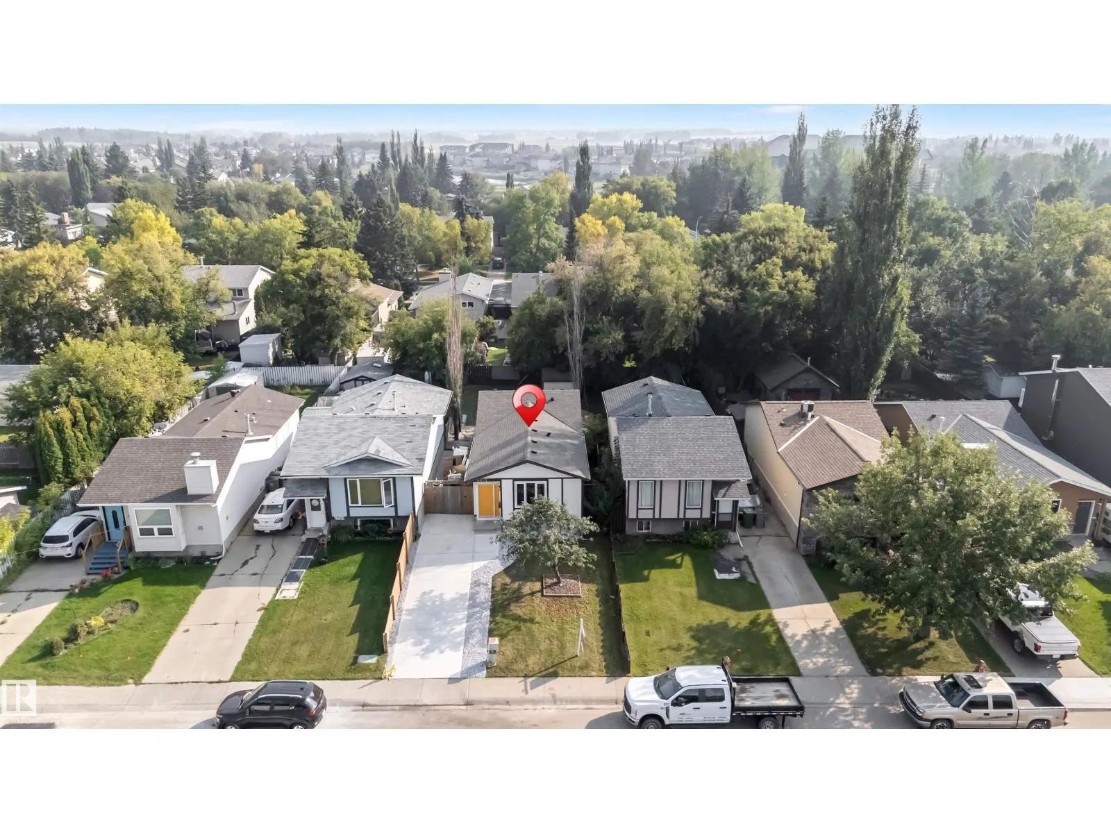 4805 44 Ave