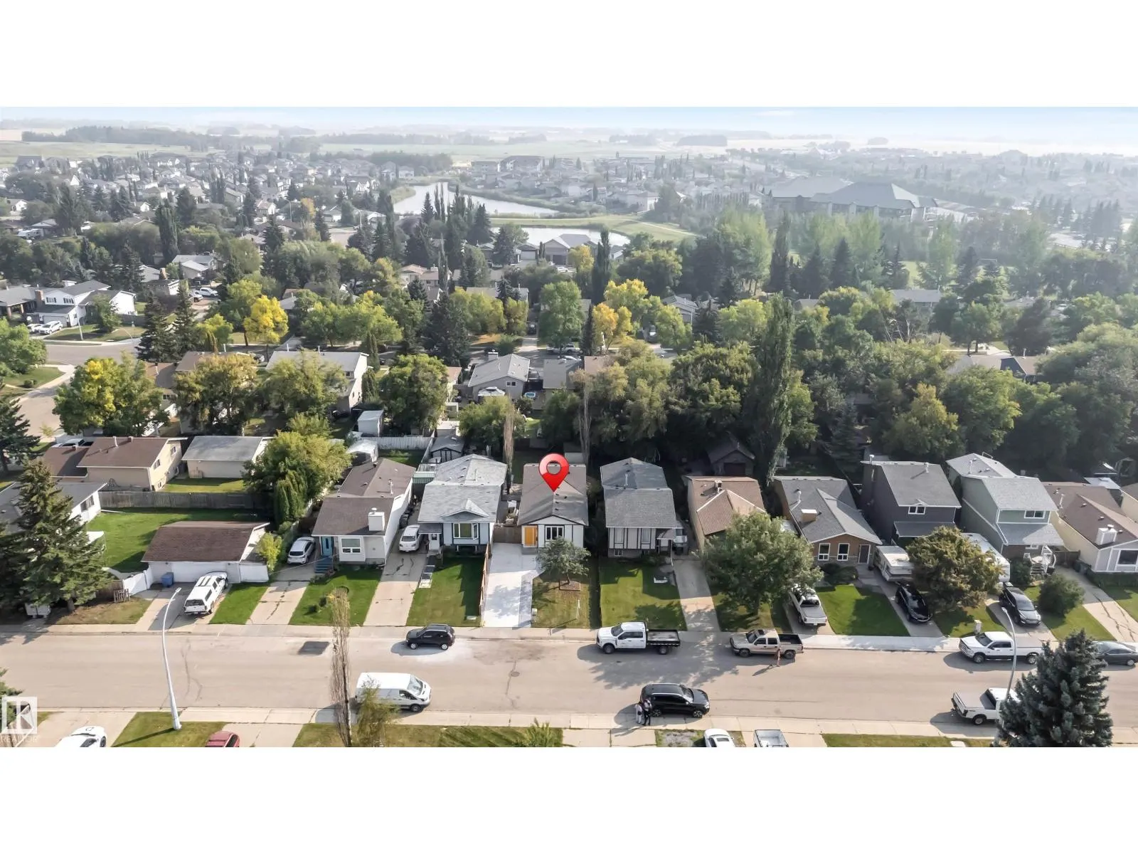 4805 44 Ave