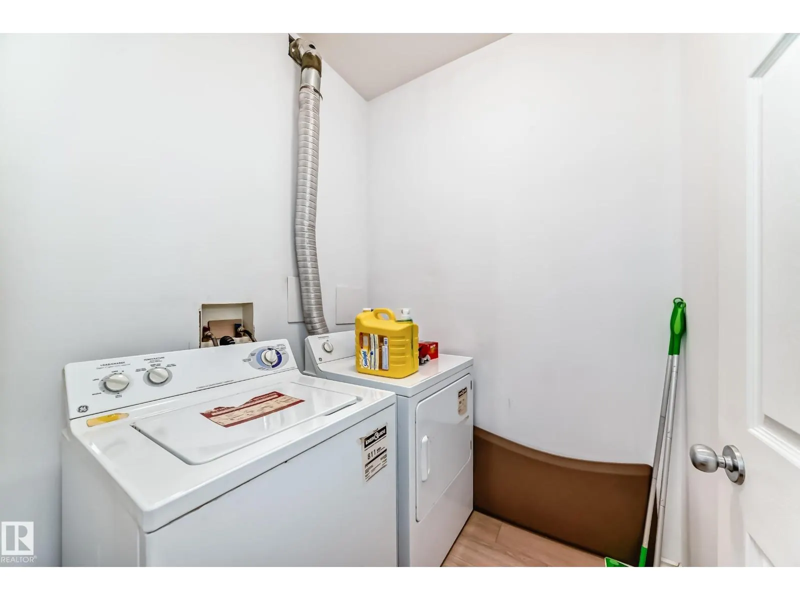 #307 10118 95 ST NW