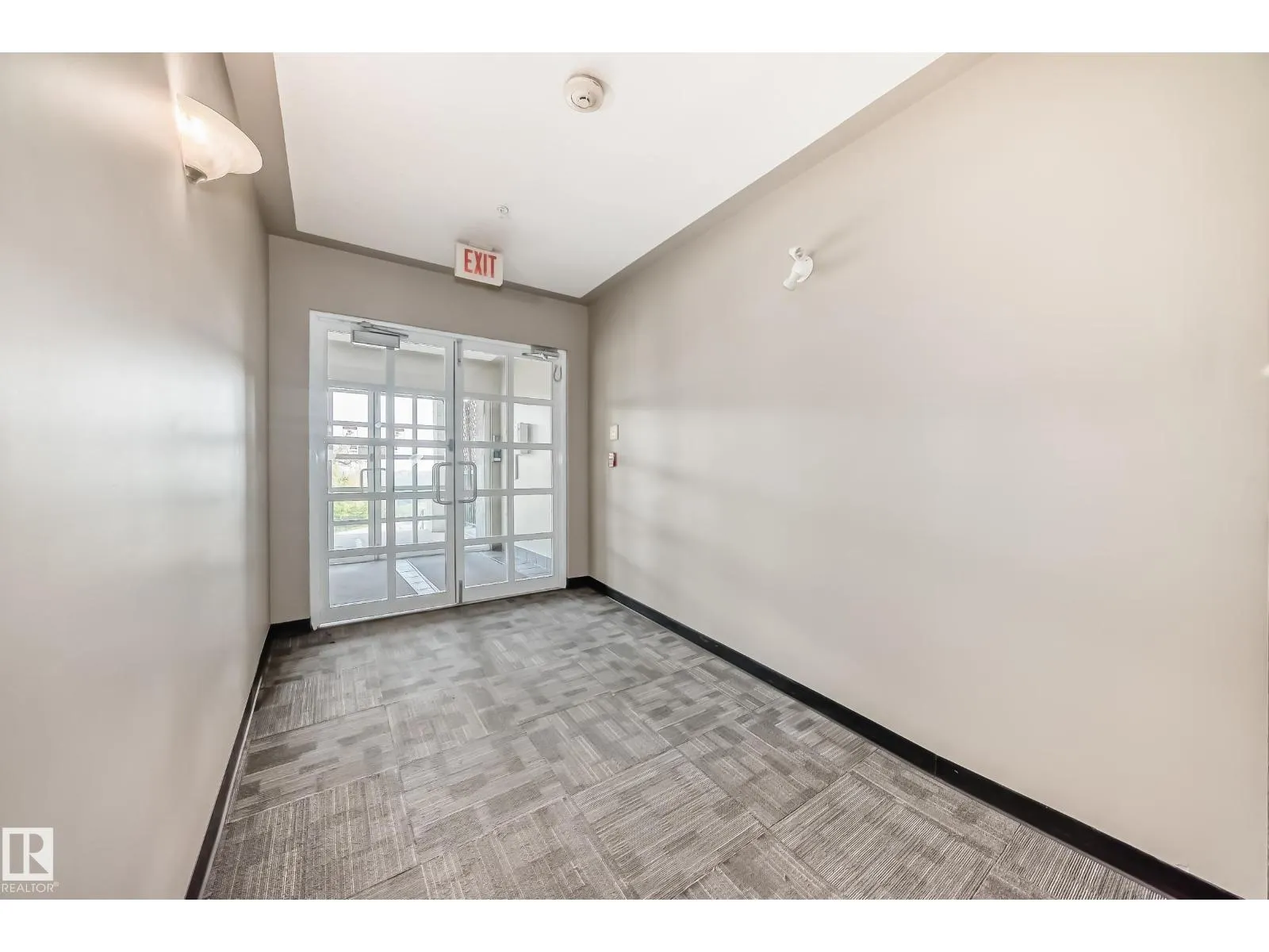 #307 10118 95 ST NW