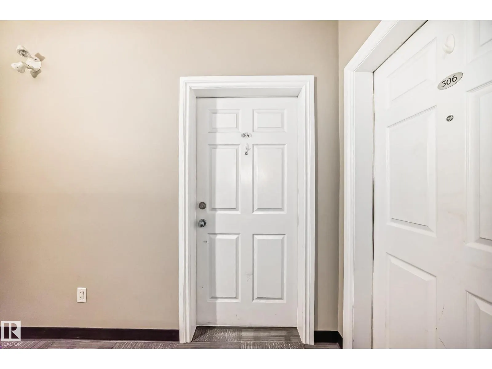 #307 10118 95 ST NW