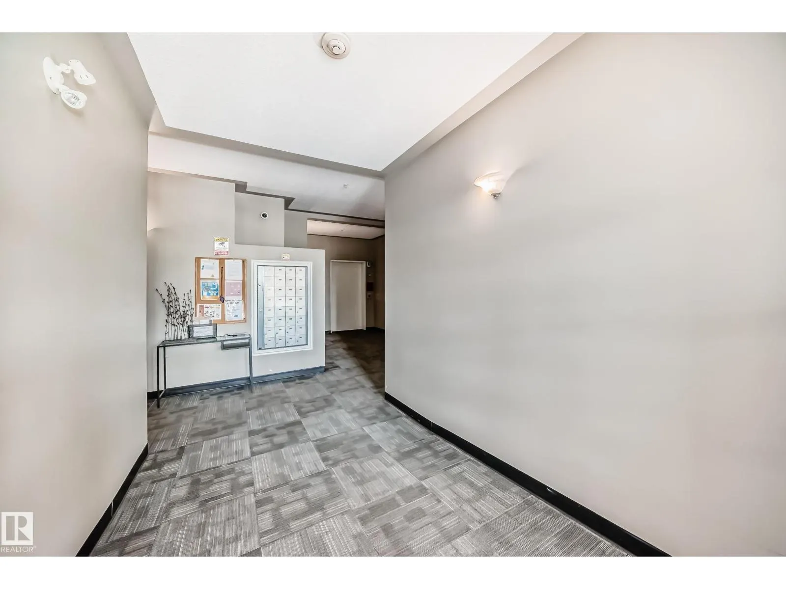 #307 10118 95 ST NW