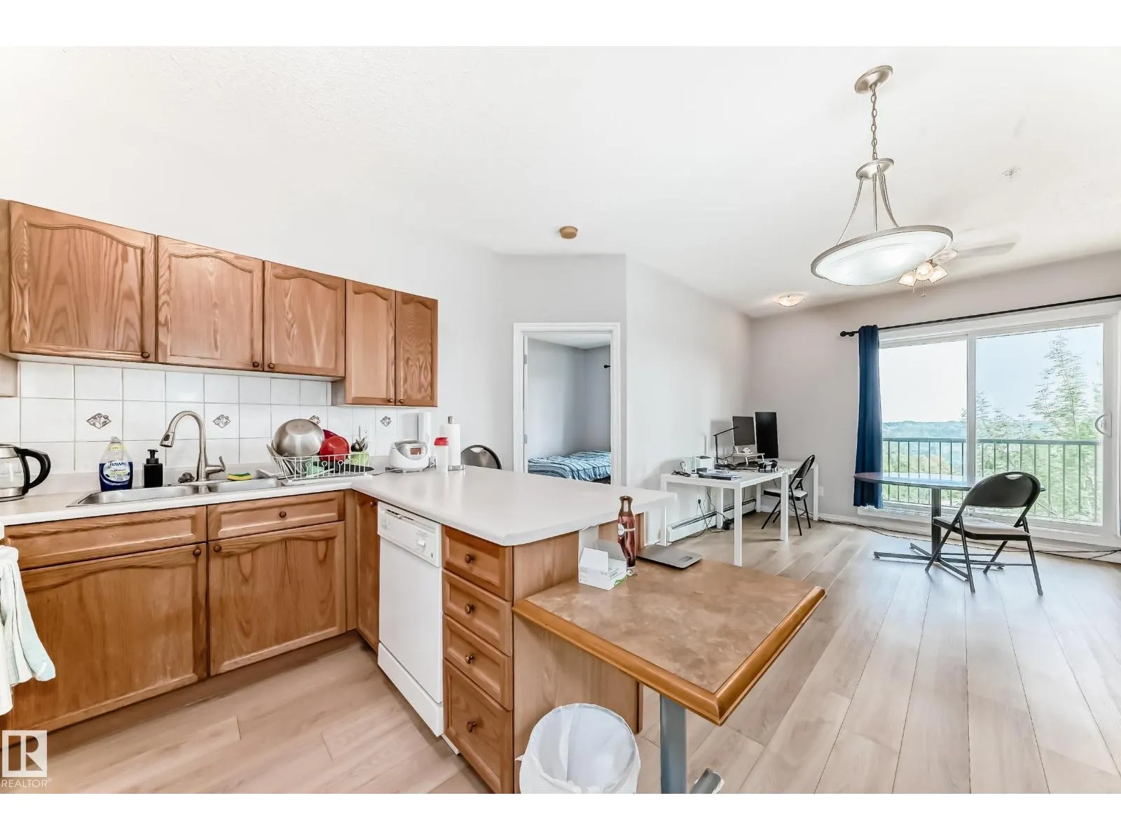 #307 10118 95 ST NW