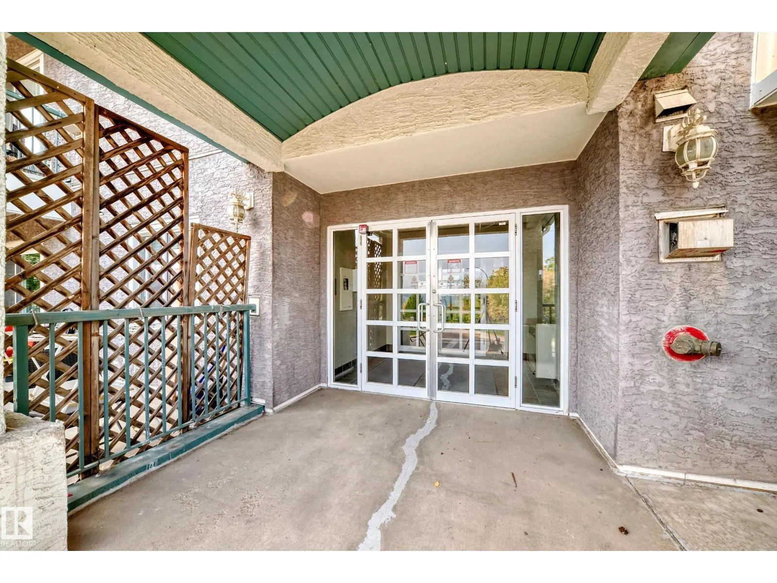 #307 10118 95 ST NW