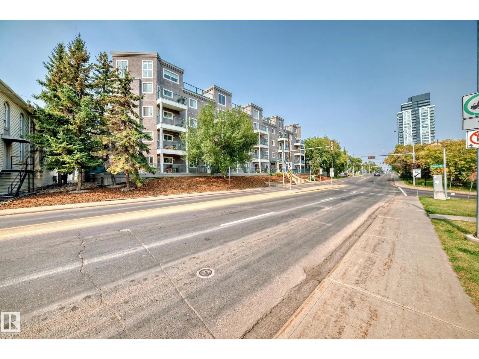 #307 10118 95 ST NW