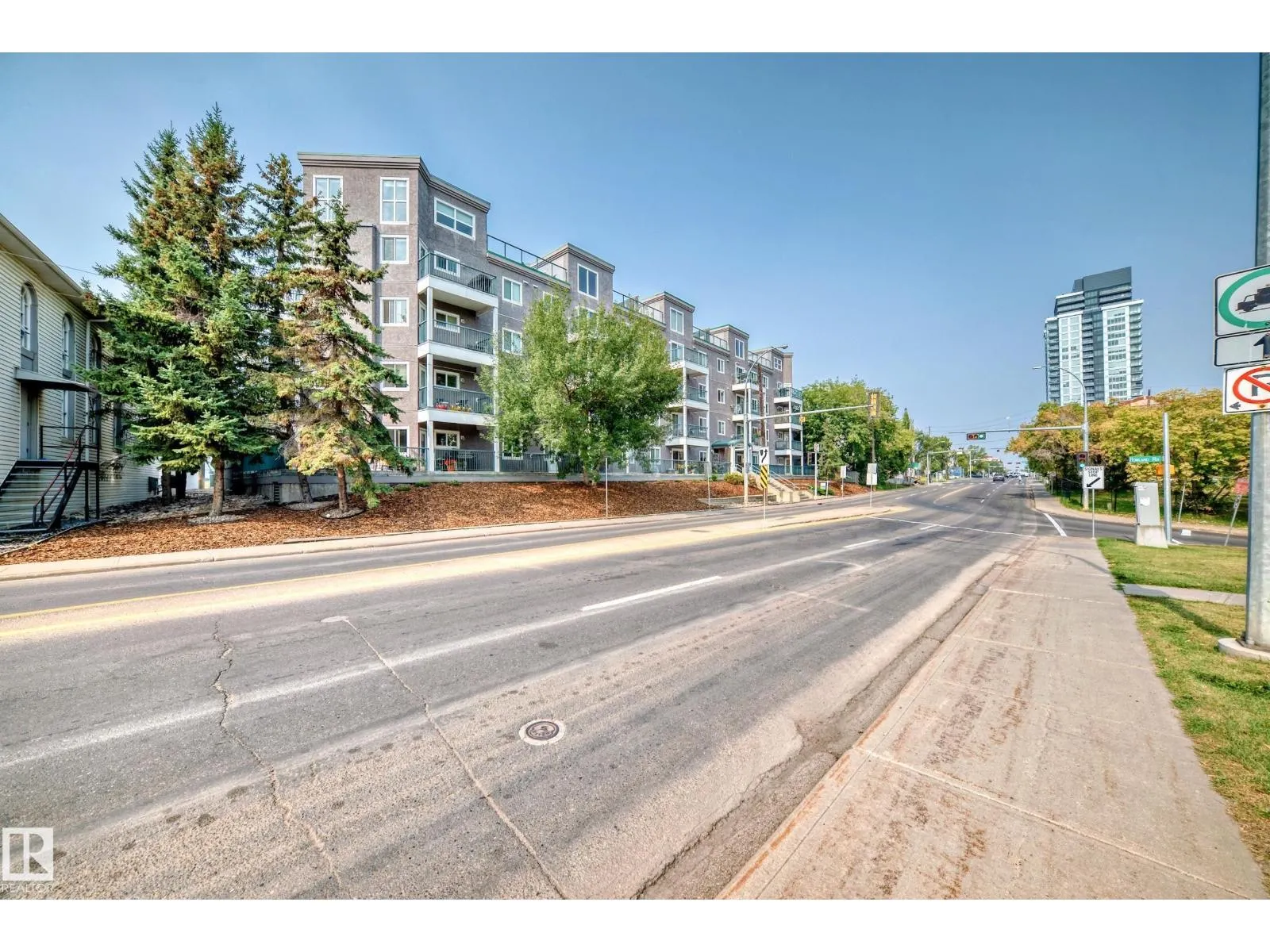#307 10118 95 ST NW
