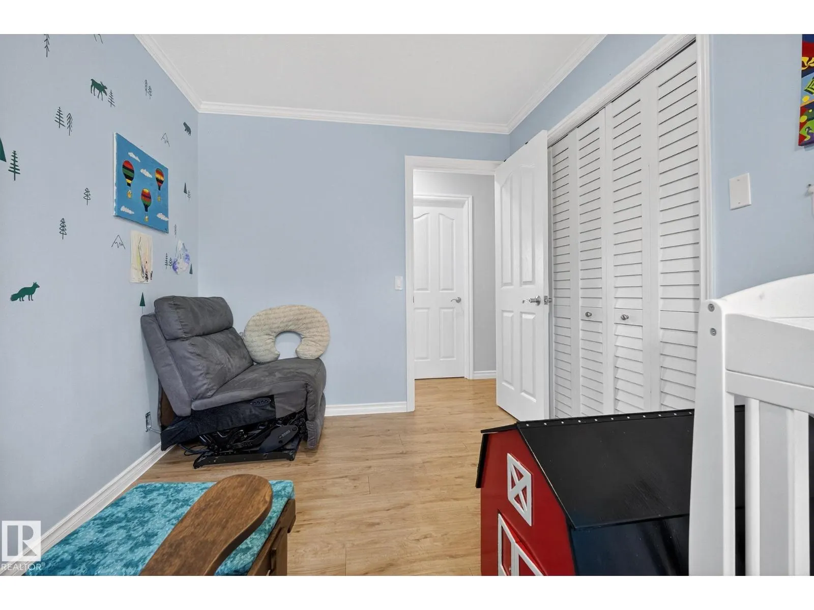 6136 40 AV NW