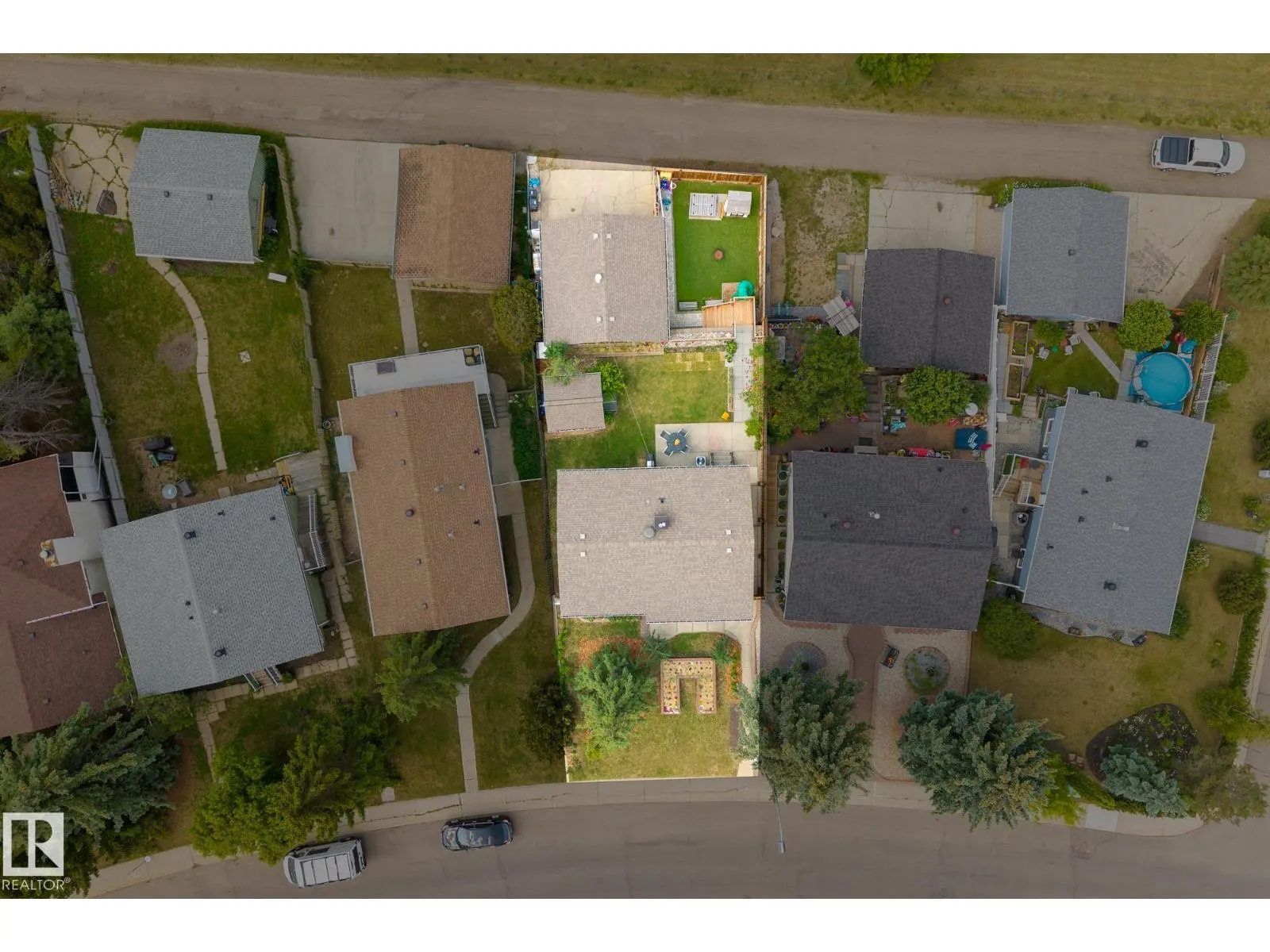 6136 40 AV NW