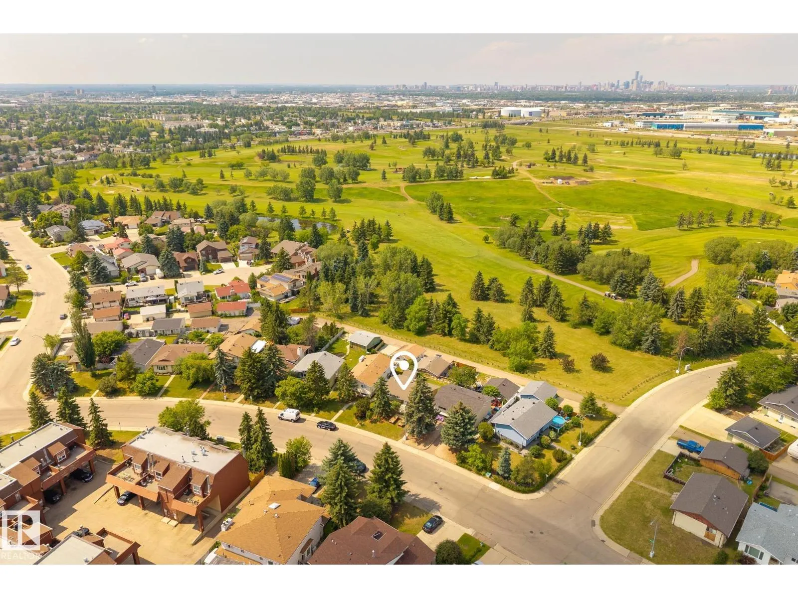 6136 40 AV NW