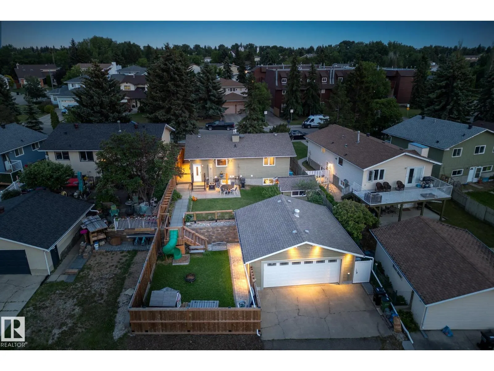 6136 40 AV NW