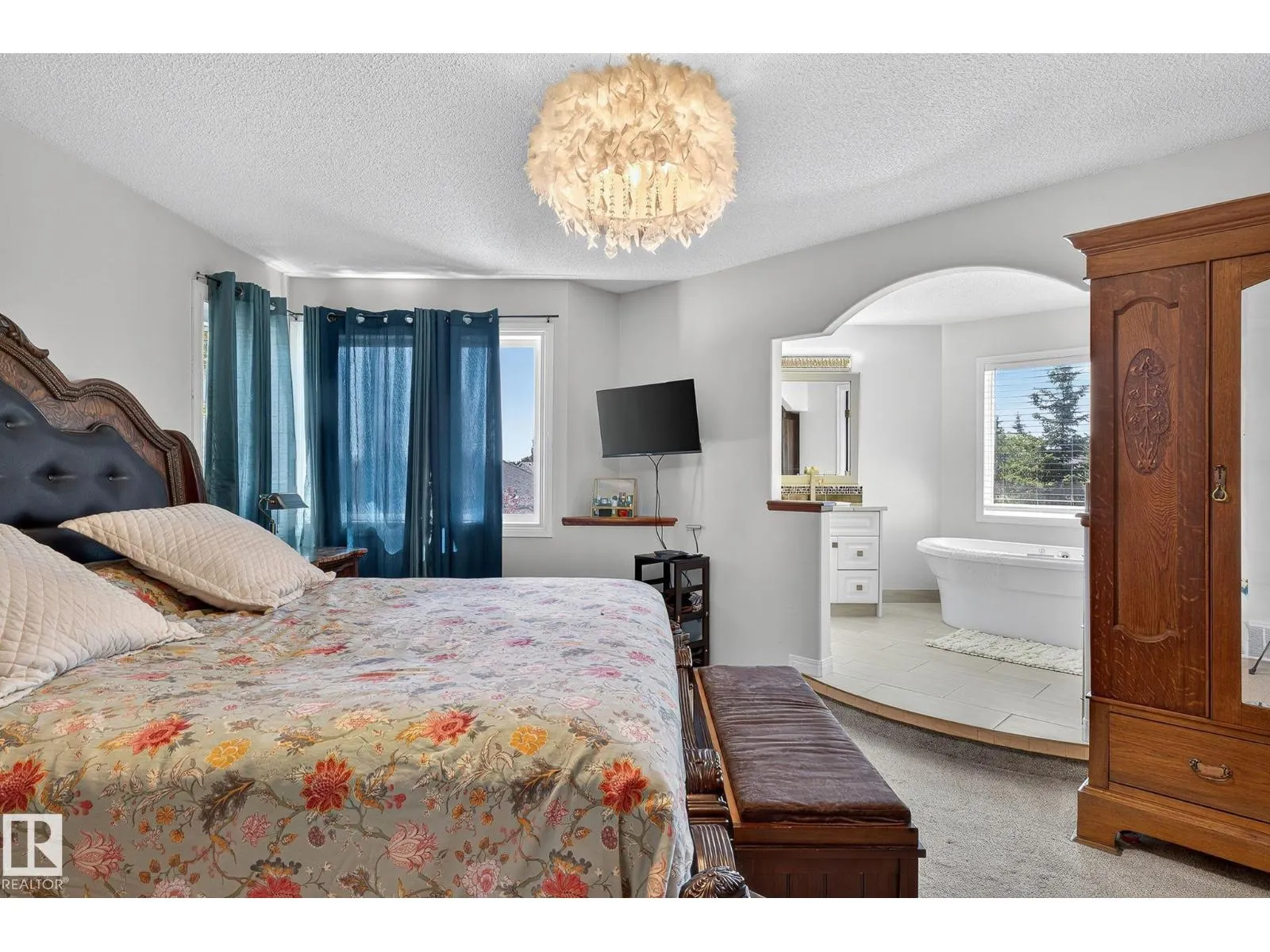 1103 117 ST NW
