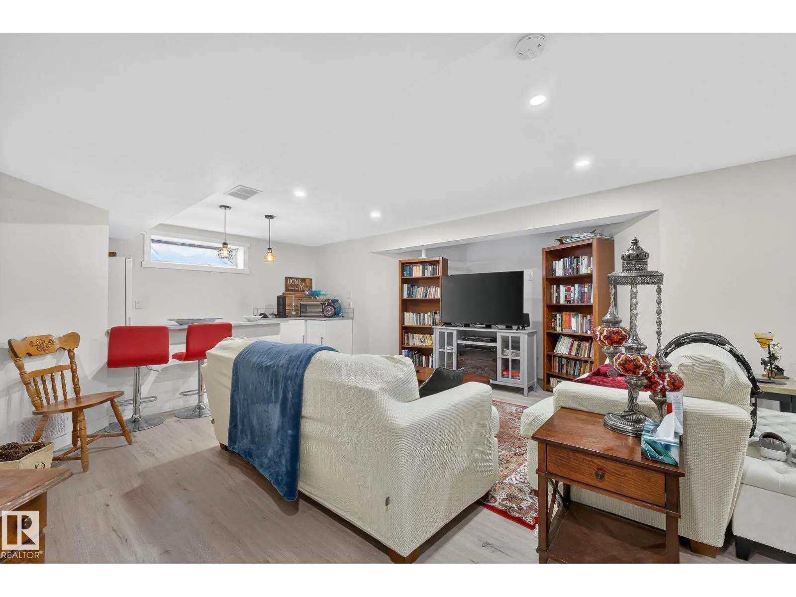 1103 117 ST NW