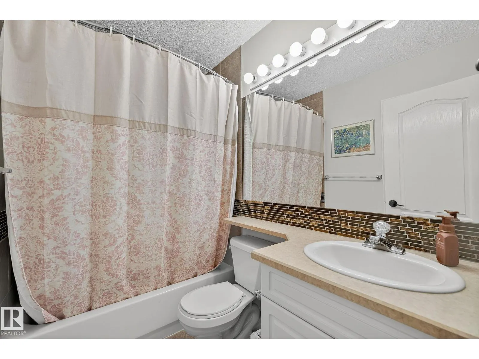 1103 117 ST NW