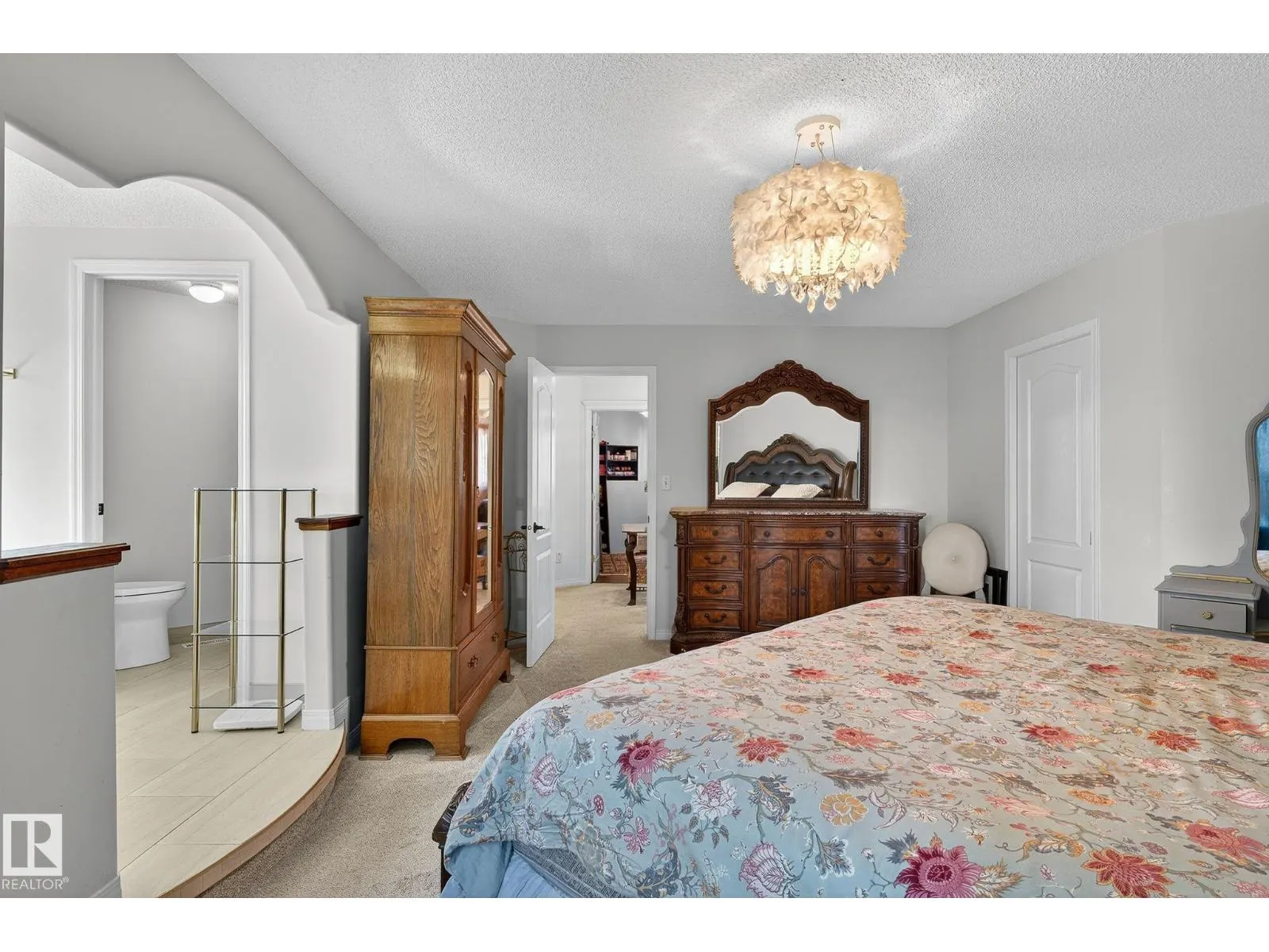 1103 117 ST NW