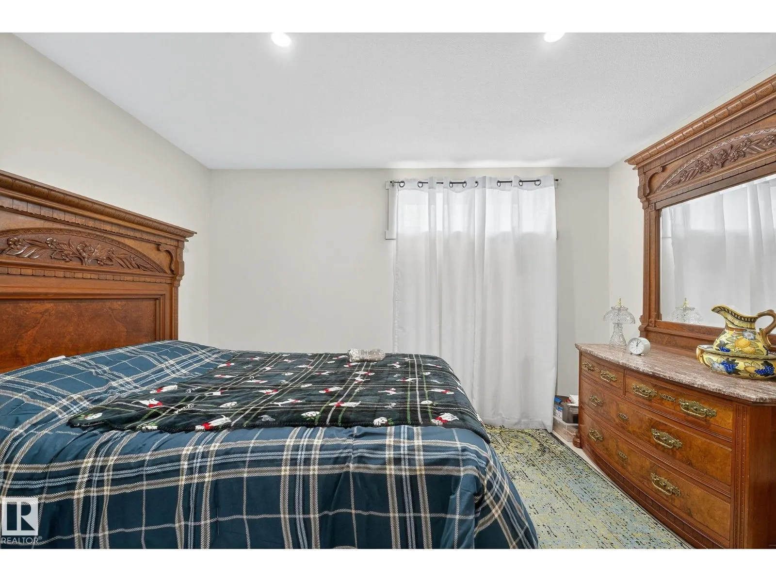 1103 117 ST NW