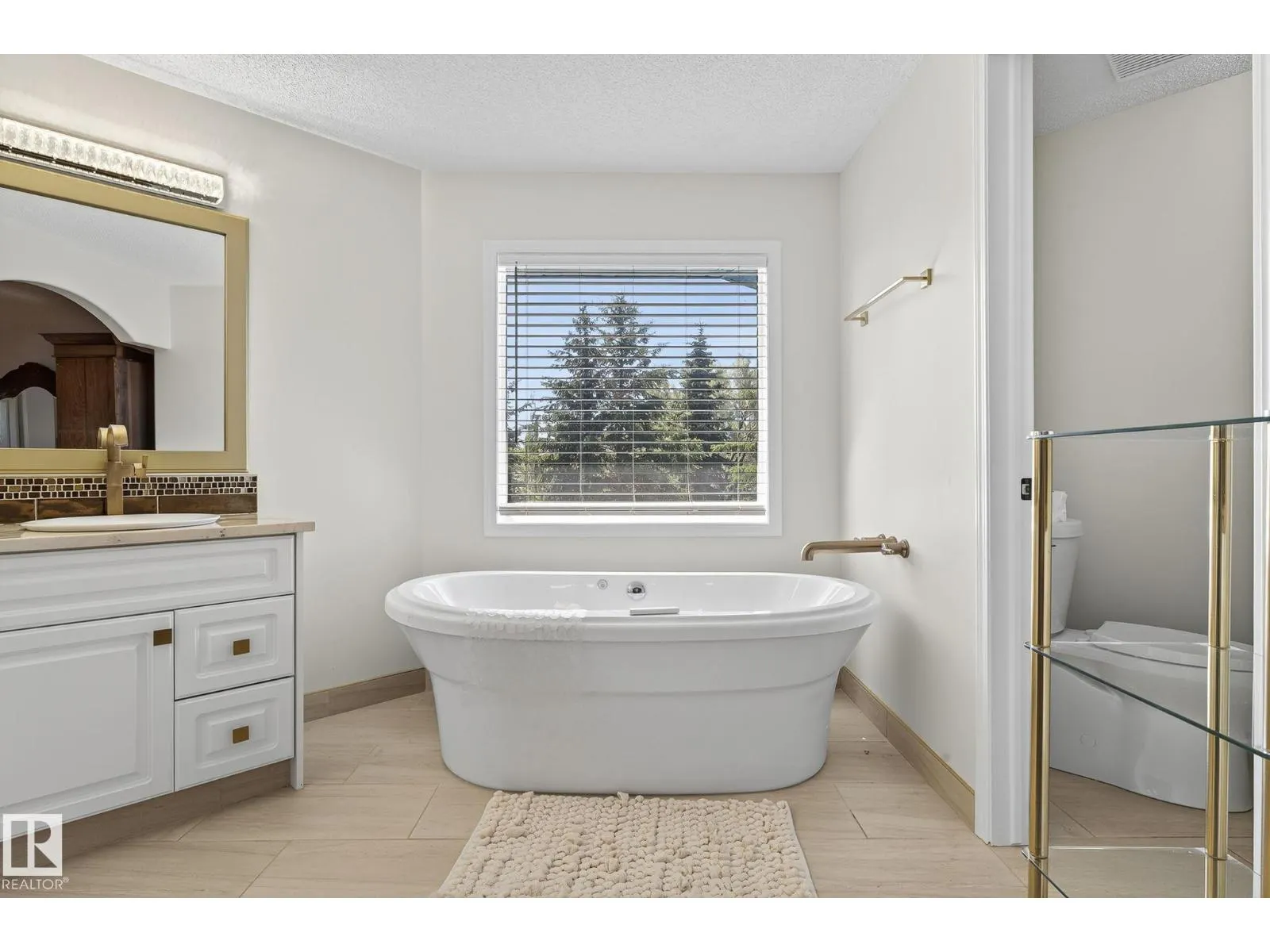 1103 117 ST NW
