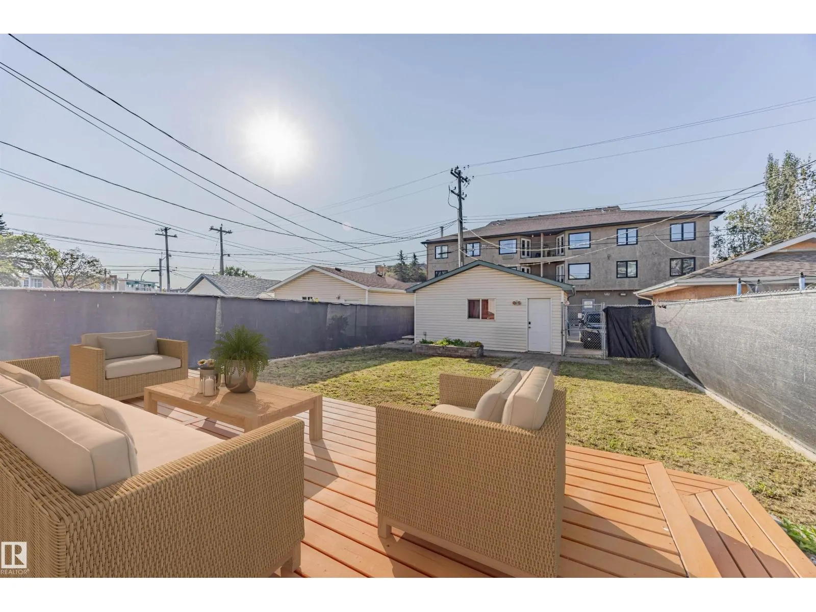 9327 103 AV NW