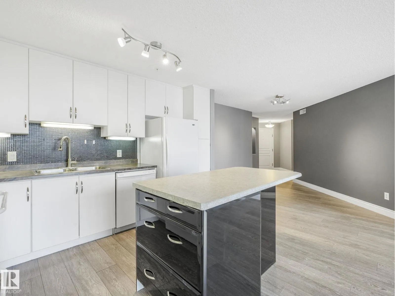 #332 16035 132 ST NW
