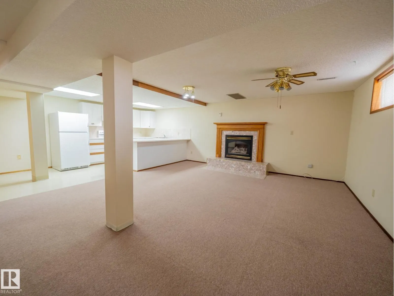 2445 89 ST NW