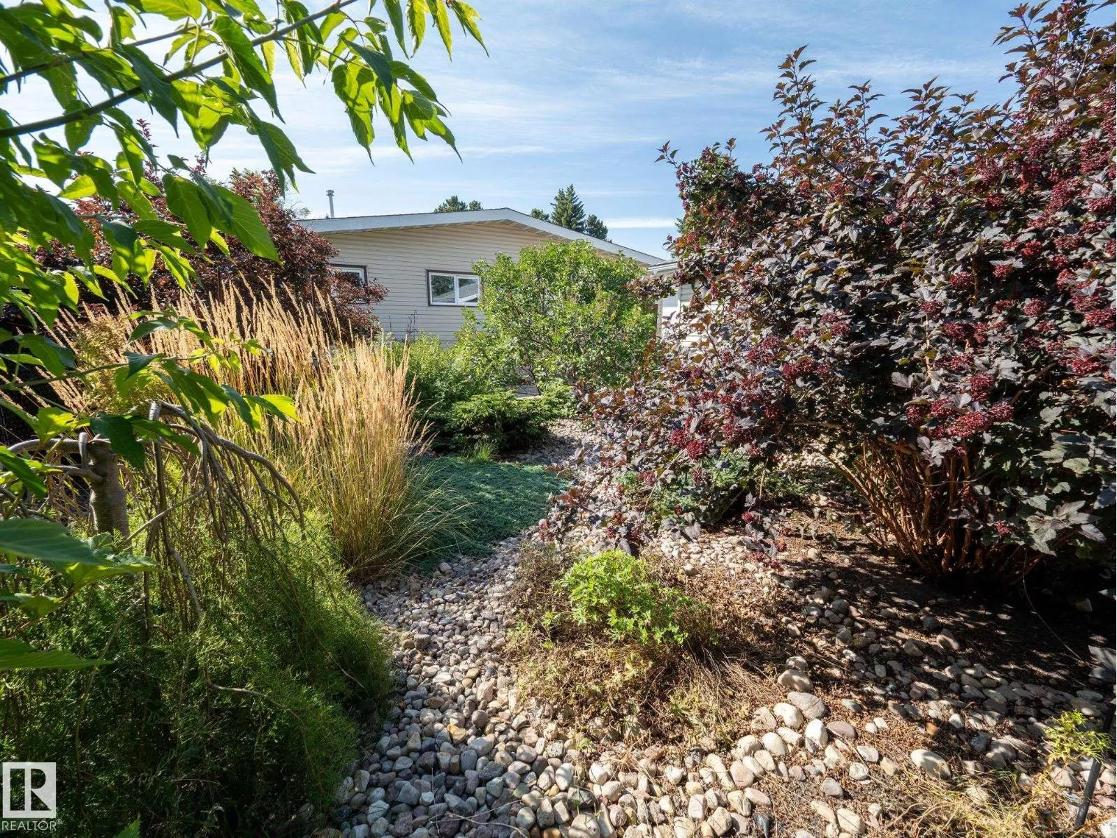 2445 89 ST NW