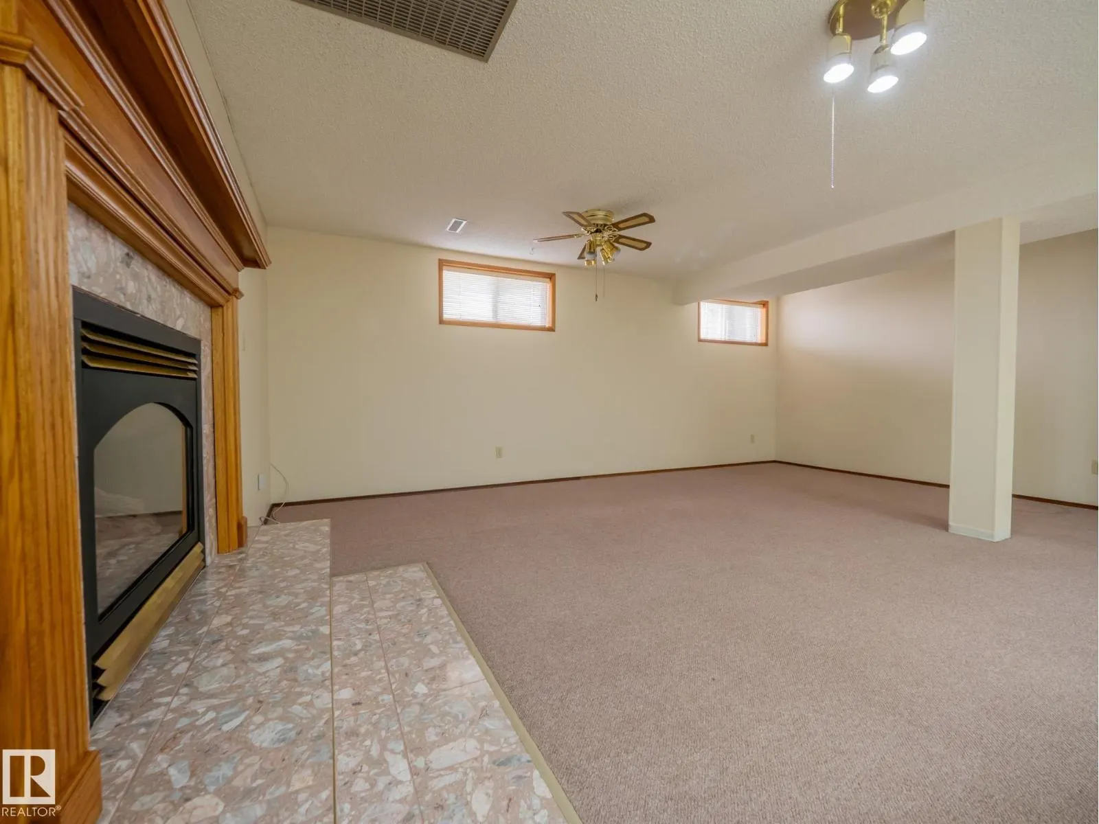 2445 89 ST NW