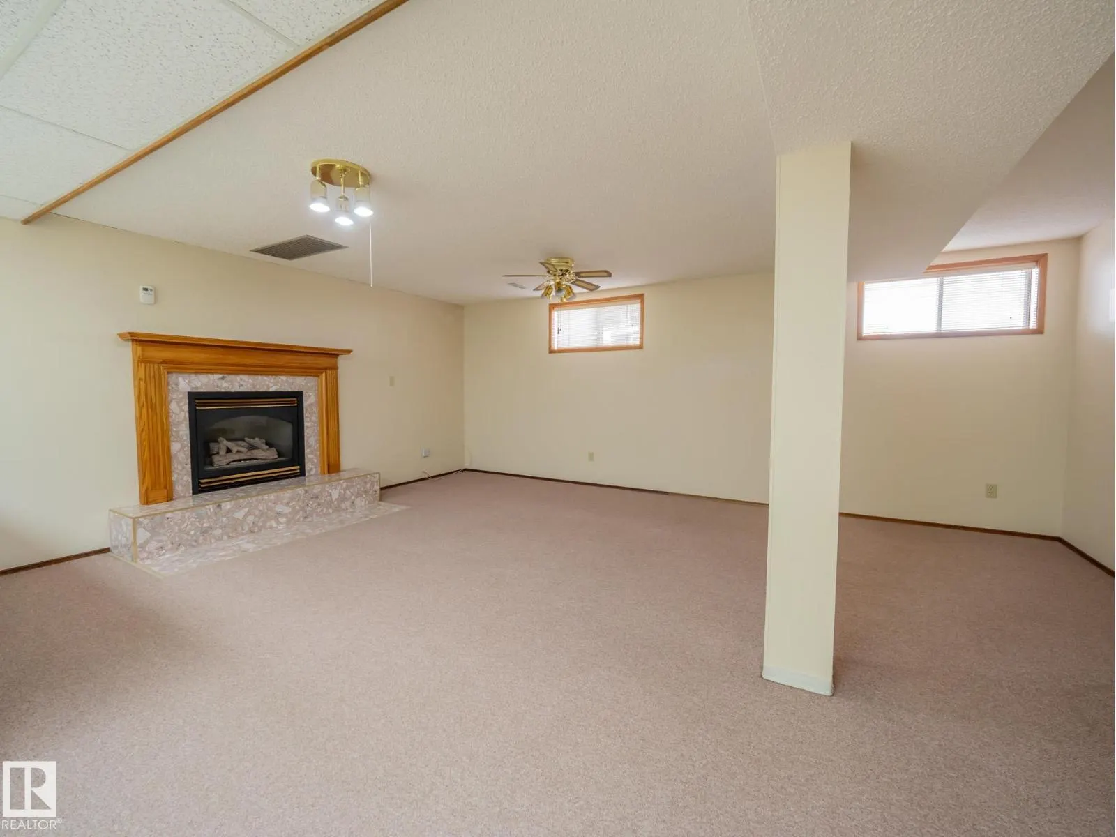 2445 89 ST NW
