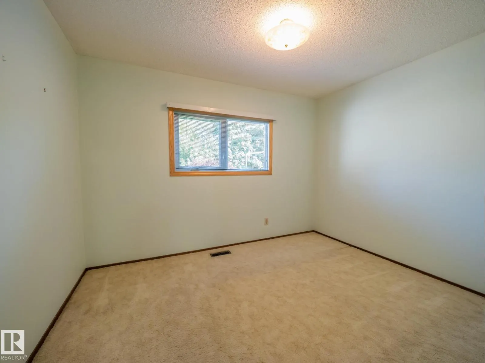 2445 89 ST NW