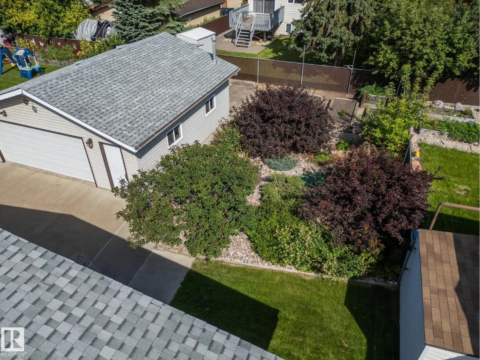 2445 89 ST NW