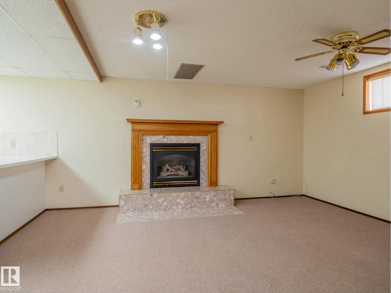 2445 89 ST NW