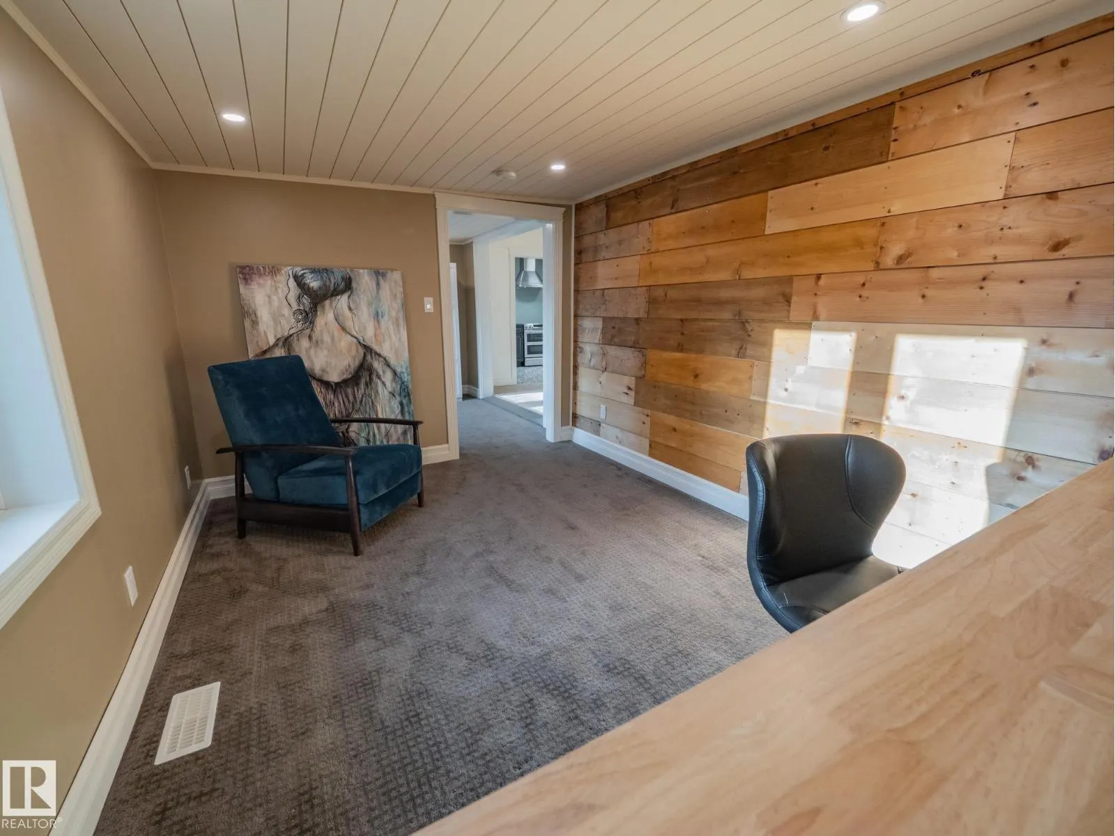 9268 77 ST NW
